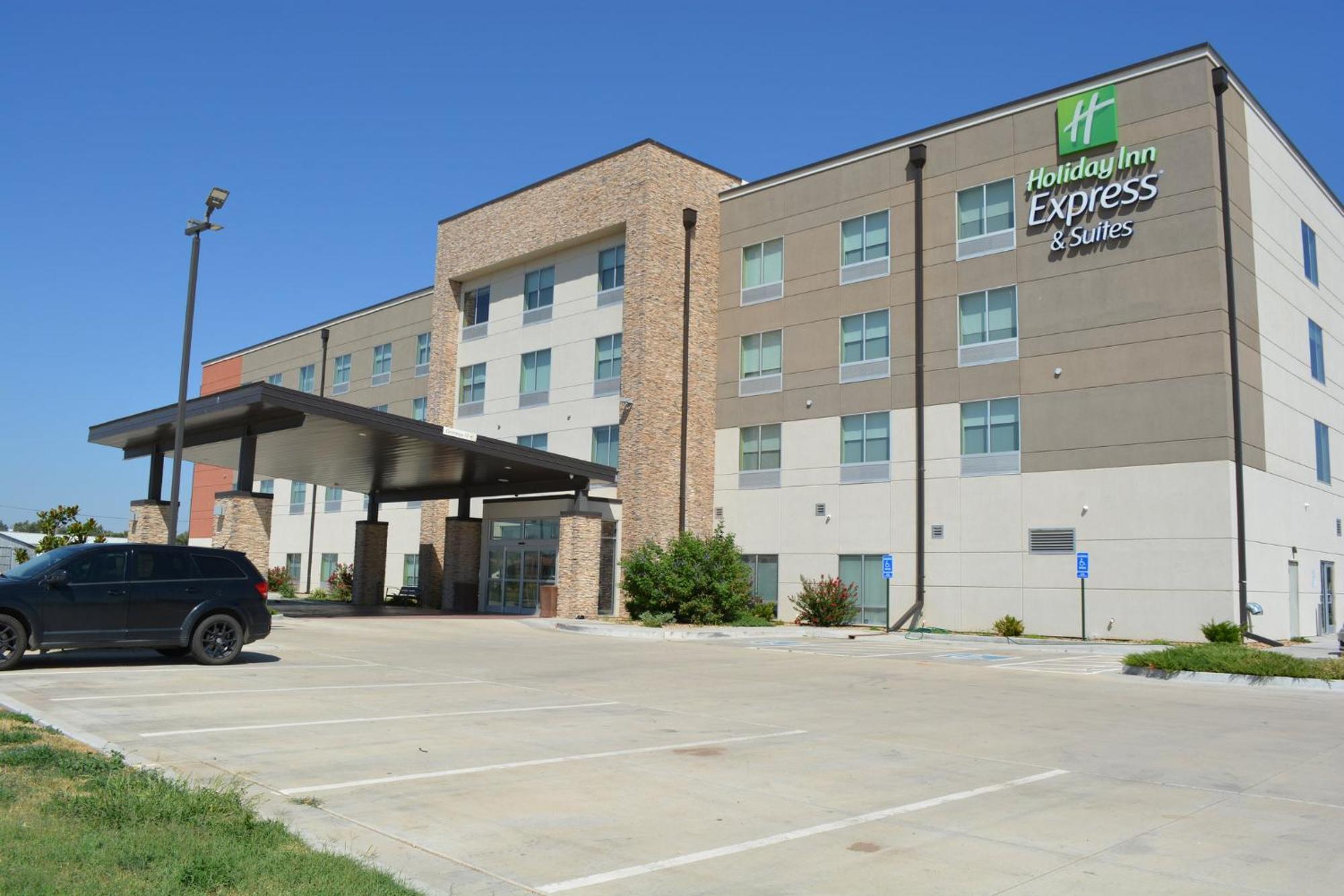 Holiday Inn Express & Suites Liberal Exterior foto