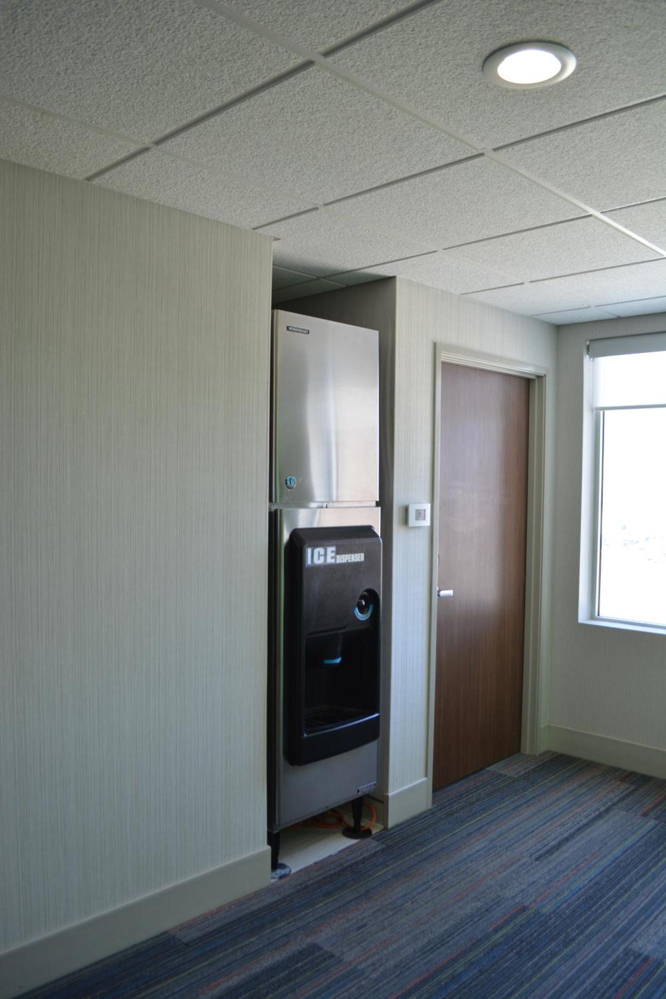 Holiday Inn Express & Suites Liberal Exterior foto